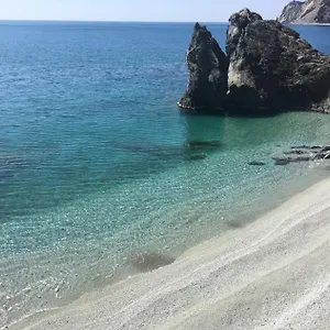  Apartment La Scogliera Italy