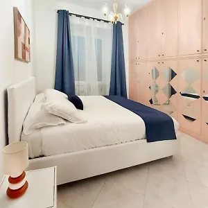  Apartment Domus Chiara Al Colosseo Italy